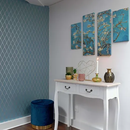 Large Renovated Chateau Apartamento *